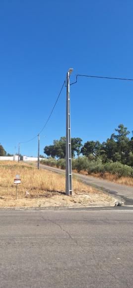 Luz no cemit&eacute;rio de Arruda dos Pis&otilde;es